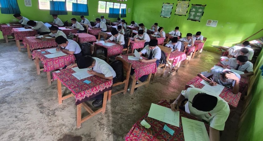 Hari Terakhir ASAT Berbasis PBT di MTsN 1 HST Berjalan Tertib, Lancar, dan Sukses