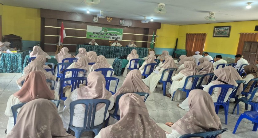 MTsN 1 HST Matangkan Agenda Akademik dan Digitalisasi Lewat Rapat Dinas