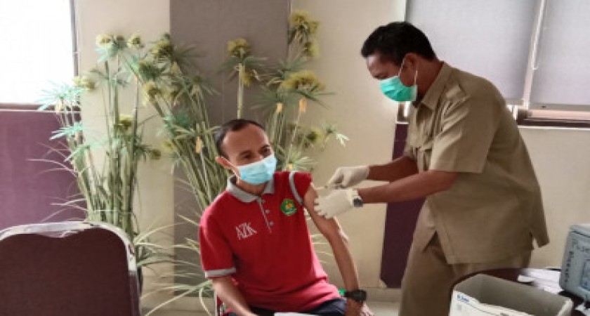 PTK MTsN 1 HST Jalani Vaksinasi Covid-19 Tahap Pertama