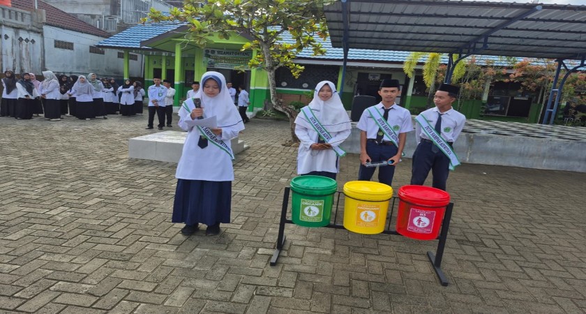 Dorong Siswa Peduli Lingkungan, MTsN 1 HST Gelar Sosialisasi Pemilahan Sampah