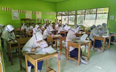 Sukses Hingga Akhir, Ujian Madrasah MTsN 1 HST Berjalan Tertib dan Lancar