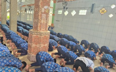 Optimalisasi Waktu Ibadah, MTsN 1 HST Laksanakan Shalat Ashar Berjamaah Perdana