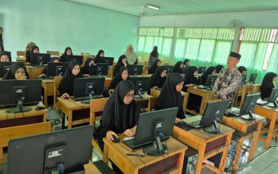 Wujud Sinergi Dukung Pendidikan Kesetaraan, MTsN 1 HST Fasilitasi TKA PKPPS Rahmatul Ummah Kadundung Jenjang Ulya